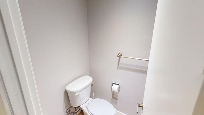 Building Photo - Stunning Bayfront 2/2.5 Condo in Montego Court