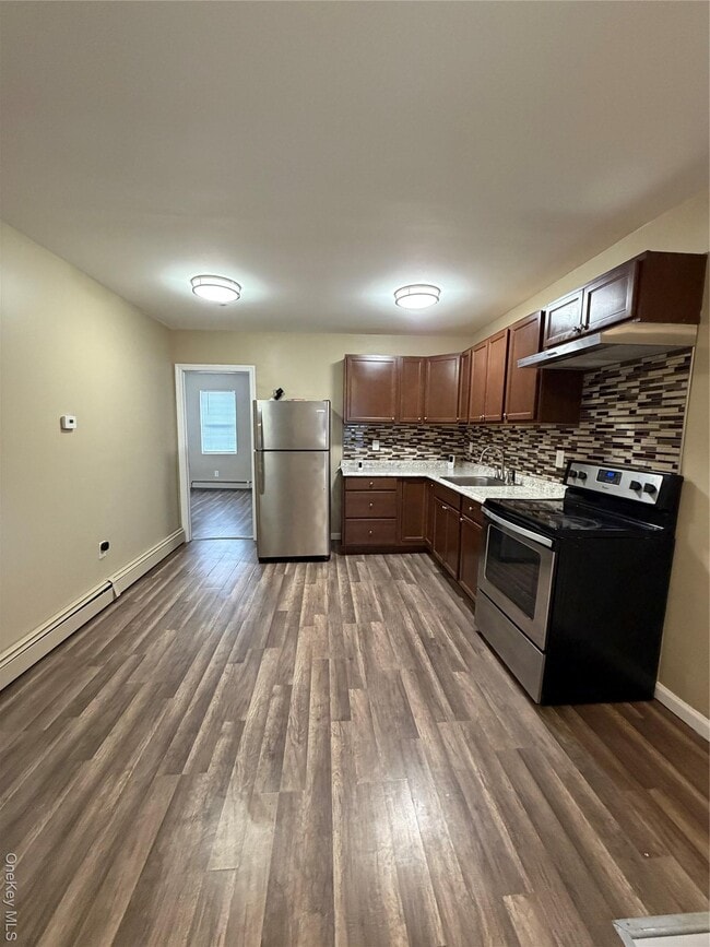 Building Photo - 79 Brook St