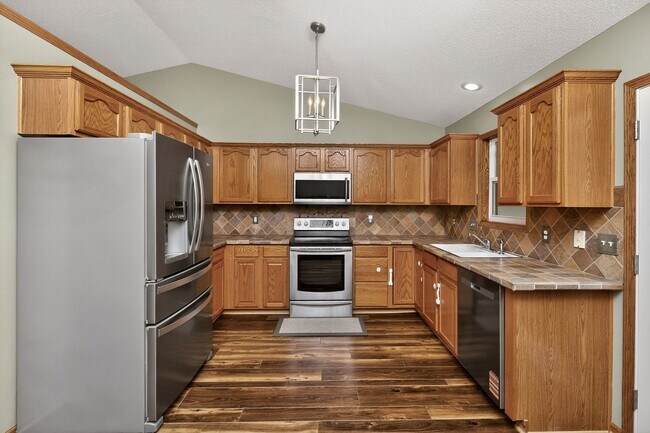 Building Photo - BEAUTIFUL 4-SEASONS ROOM!! 4 Bedroom, 3 Bathroom Home in Waukee!