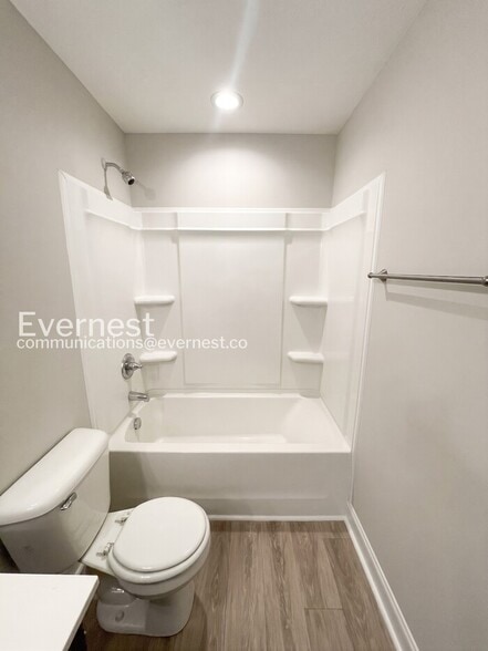 Building Photo - 1000 Henry Pl Blvd