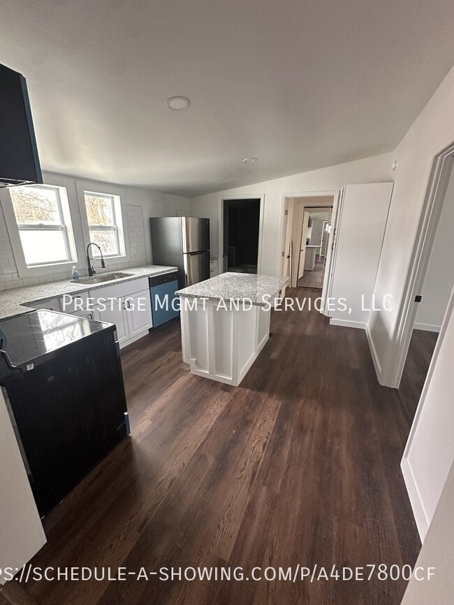 Building Photo - 401 Holmes St