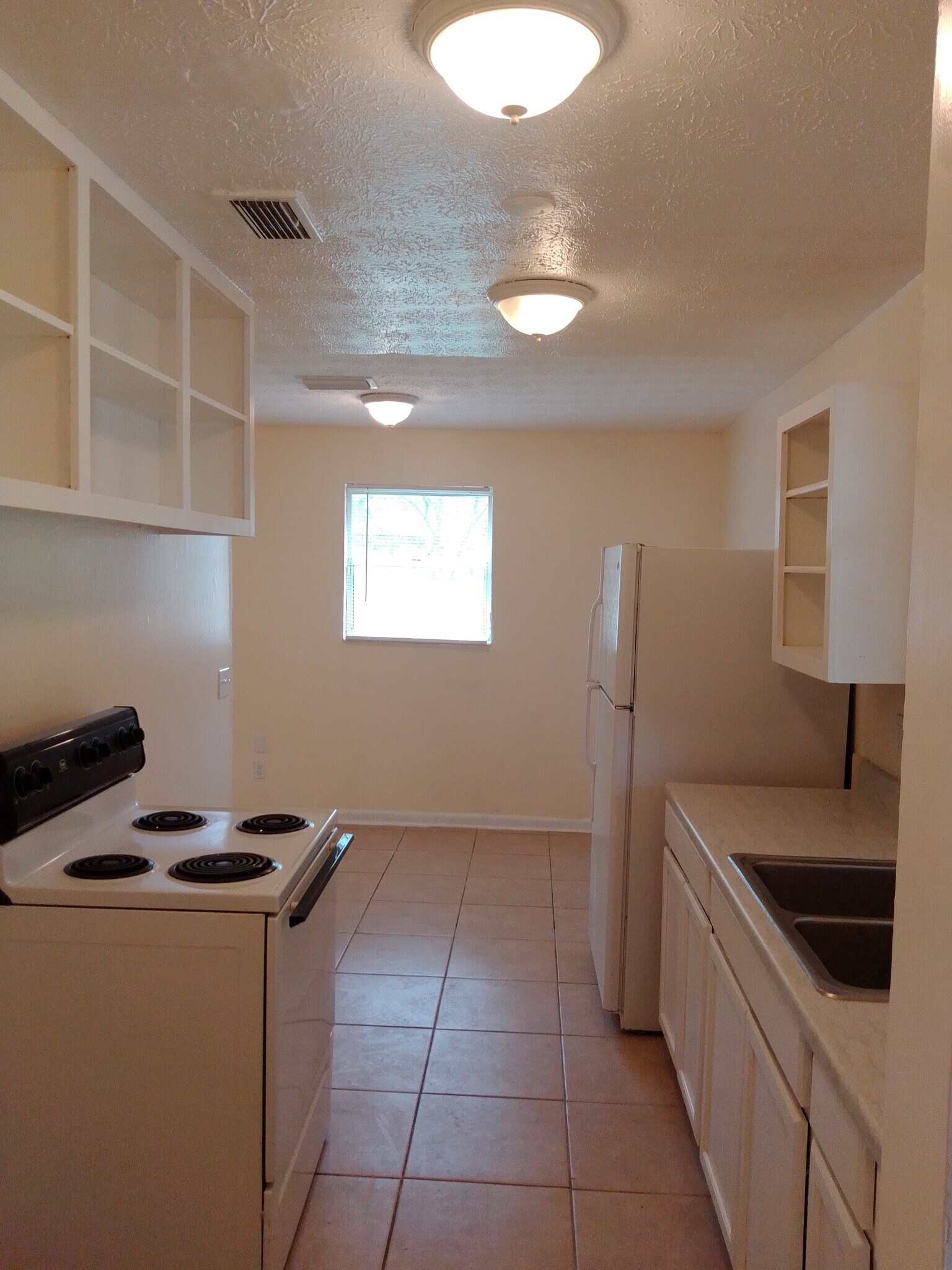 Building Photo - 2537 Chris Ct