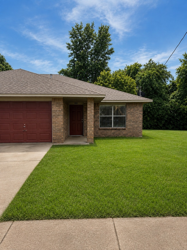 Building Photo - 6773-6775 Kathleen Cir