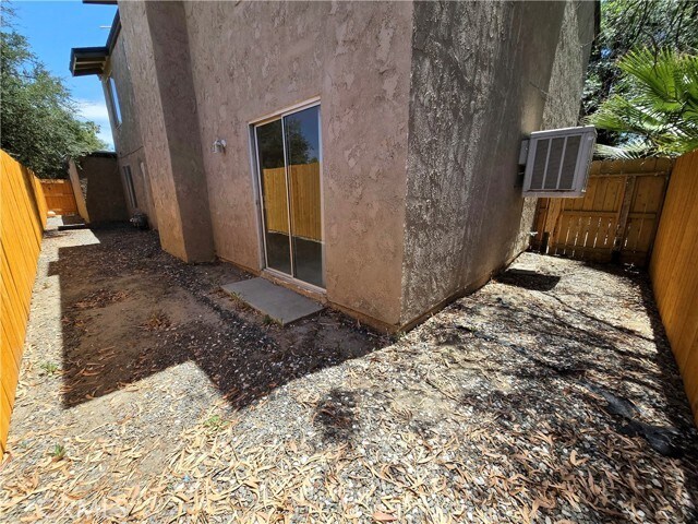 Building Photo - 853 Douglas Ct