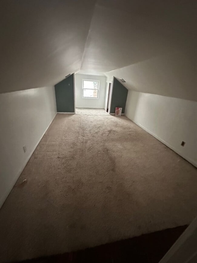 Building Photo - 3-Bedroom Home with Large Backyard For Rent!