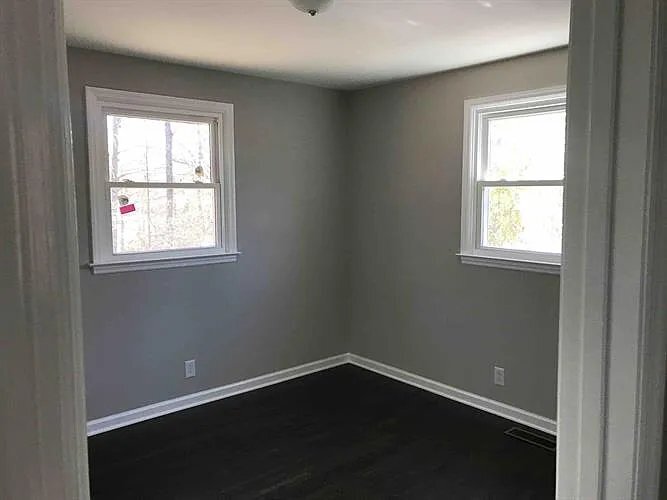 Building Photo - 407 Hazel Dr