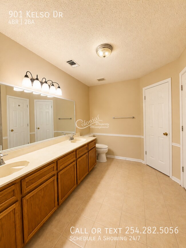 Building Photo - 901 Kelso Dr