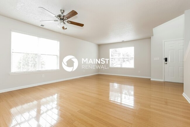 Building Photo - 3005 Pebble Creek Ln