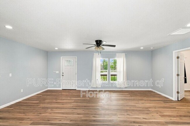 Building Photo - 11330 NE 66th Ln