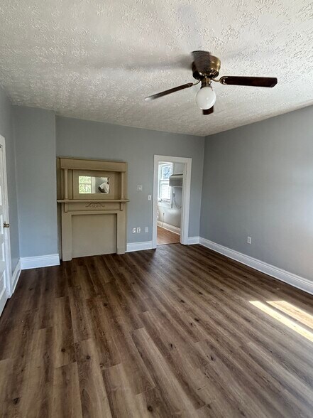 Building Photo - 127 W Hickman St