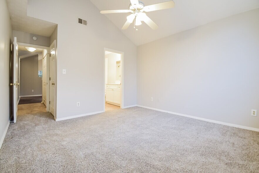 Building Photo - 3069 Oakvale Heights