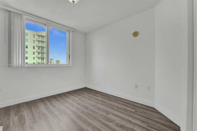 Building Photo - 1745 E Hallandale Beach Blvd