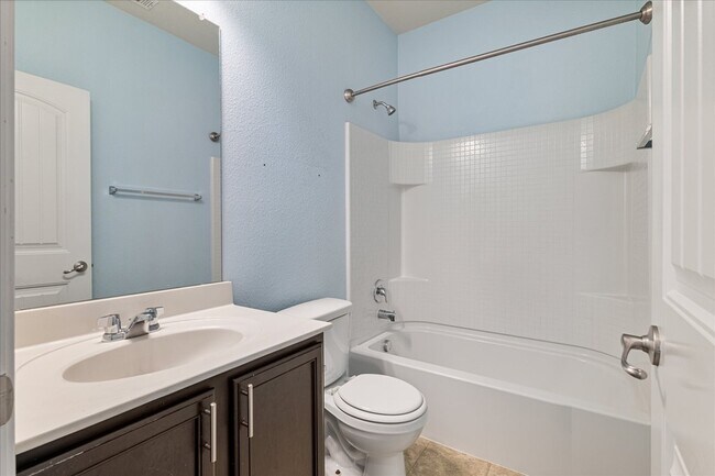 Building Photo - 9141 Blackstone Dr