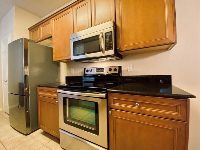 Building Photo - 2255 Braeswood Park Dr