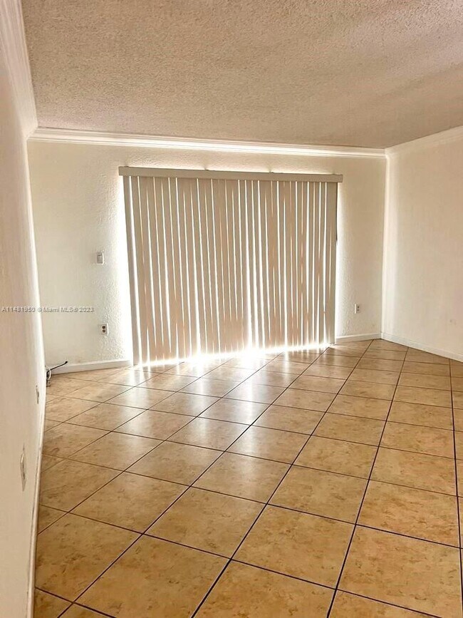 Building Photo - 401 NW 72nd Ave