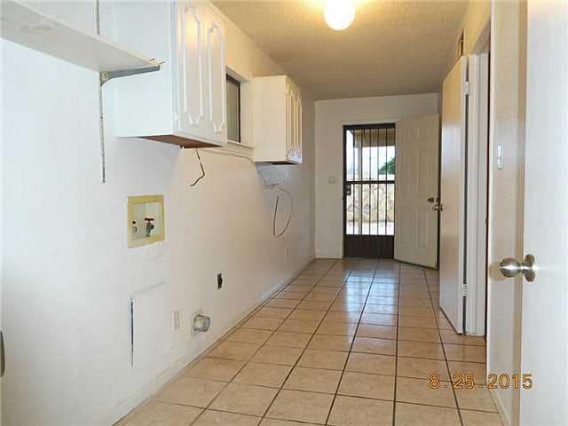 Building Photo - 10560 Crete Dr
