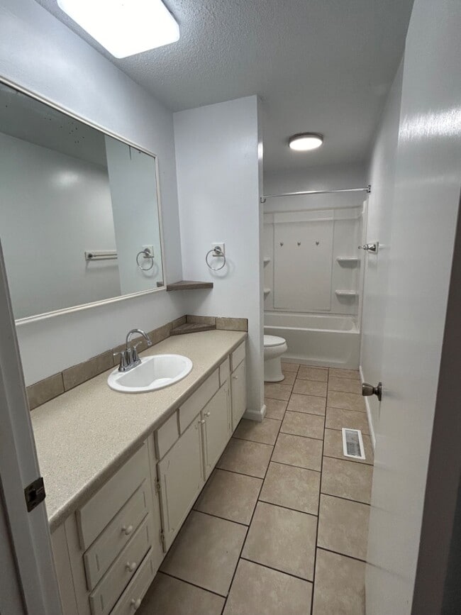 Building Photo - 111 David Dr