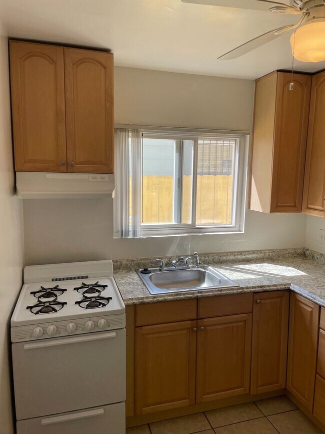 Building Photo - Studio in Pacific Beach Apartment Community