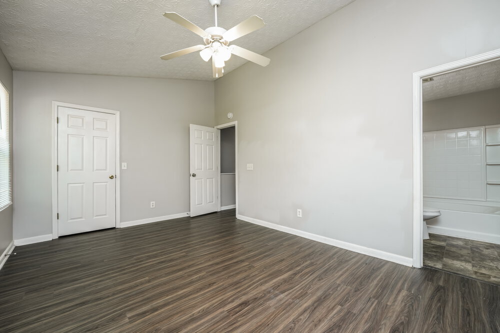 Building Photo - 2286 Strathmoor Manor Dr