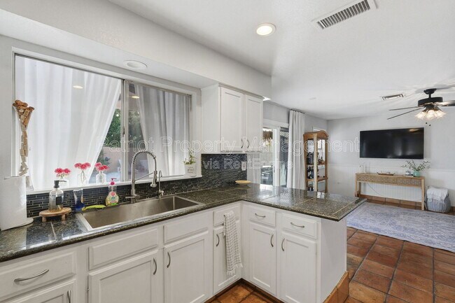 Building Photo - 12238 S 45th St