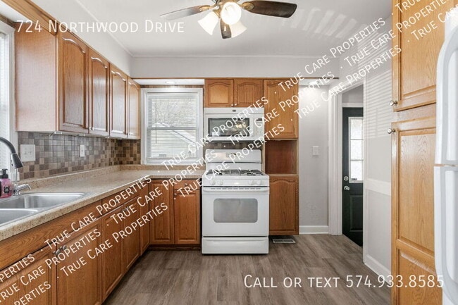 Building Photo - 724 Northwood Dr