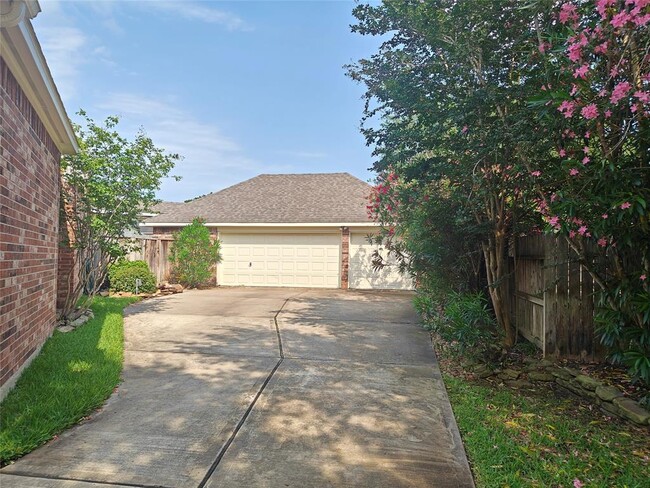 Building Photo - 2911 Weatherford Ct