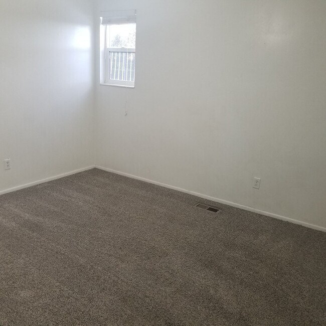 Building Photo - 4807 S 350 E