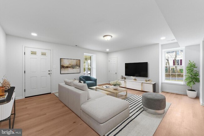 Building Photo - 2210 New Falls Rd