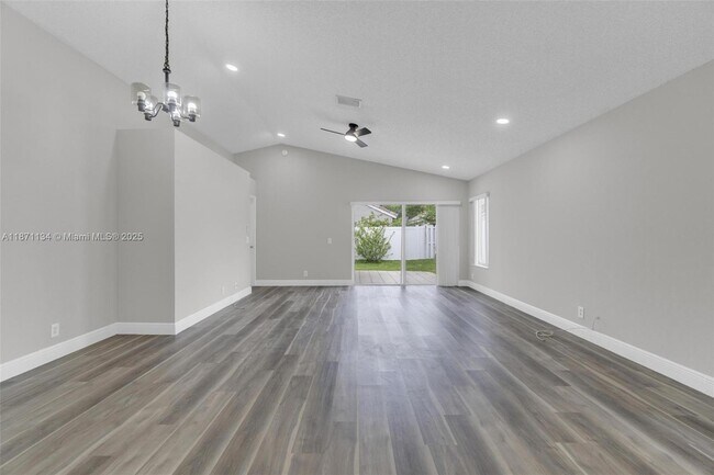 Building Photo - 1592 Salerno Cir