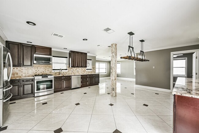 Building Photo - 6833 Concho St