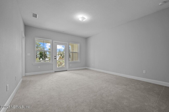 Building Photo - 27 Oak Pk Dr
