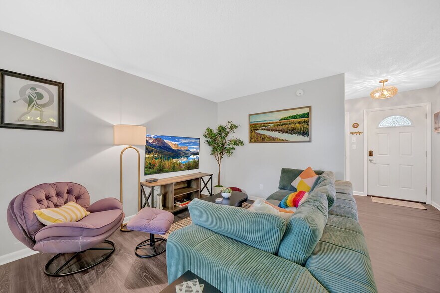 Building Photo - 7540 Chatham Cir