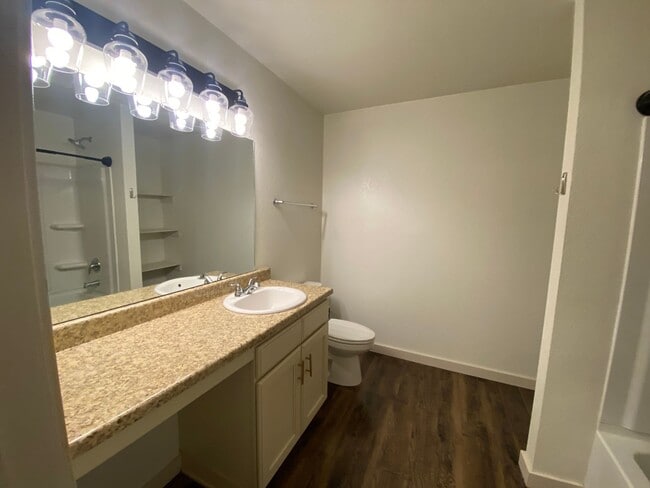 Building Photo - Beautiful Upgraded 3 Bedroom home in Brookland School District!