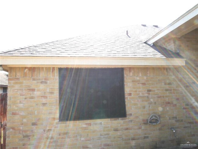 Building Photo - 33 27th