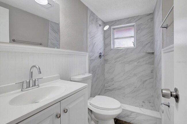 Building Photo - 7210 Parrot Dr