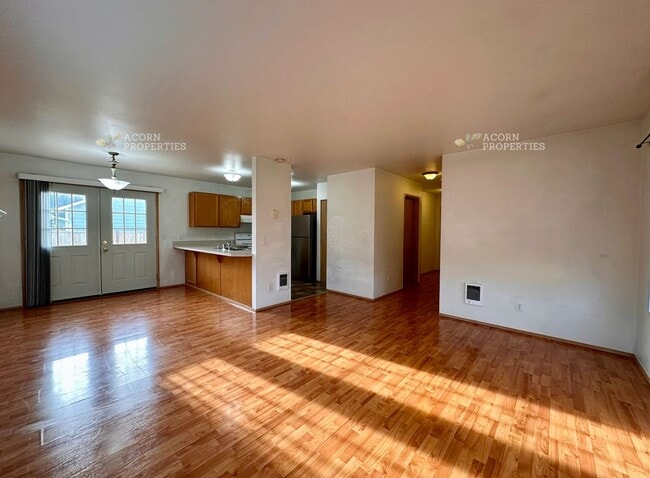 Building Photo - 402 Meadow Ct NW
