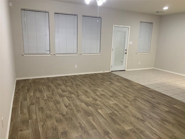 Building Photo - 8904 Elm Drake Ln