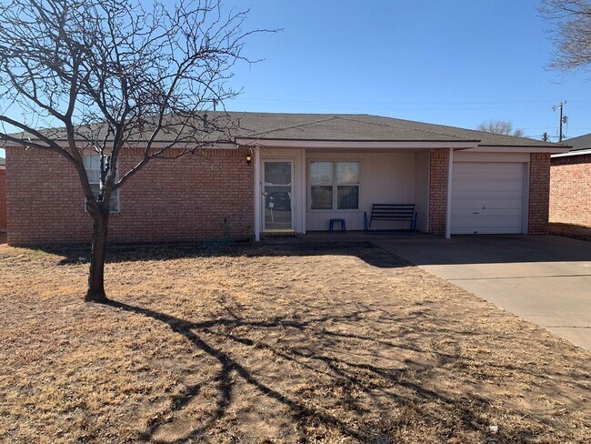 Primary Photo - Cozy 2 bedroom 1 1/2 bath in Friendship ISD!