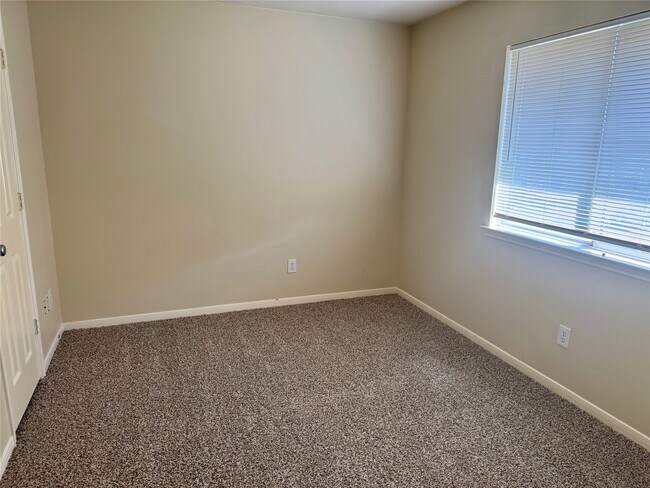 Building Photo - 2311 Slate Ridge Ln