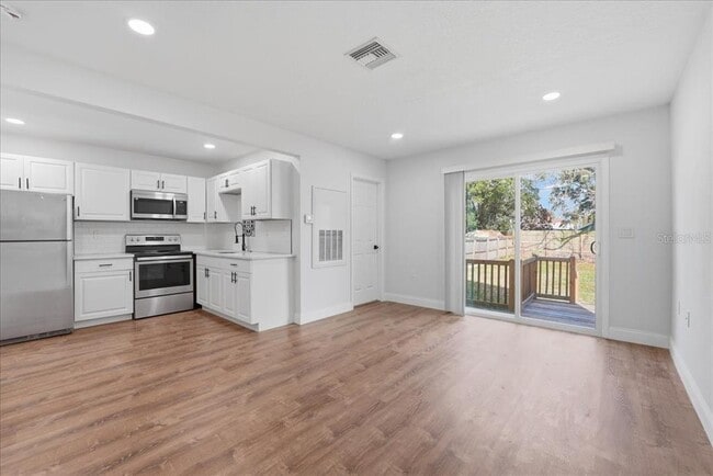 Building Photo - 2805 Mayer St