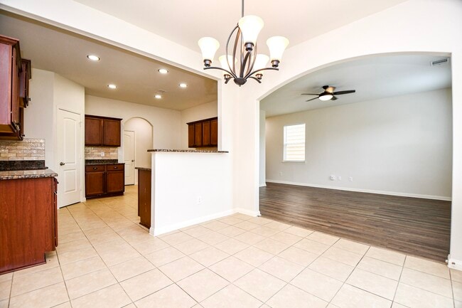Building Photo - 10909 Panther Ct