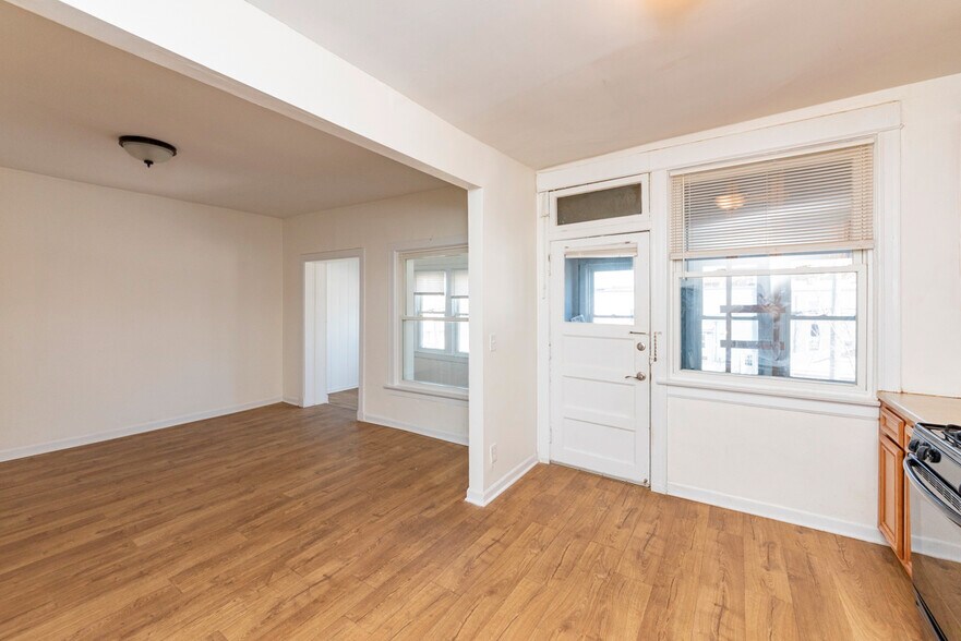 Building Photo - 4737 N Saint Louis Ave