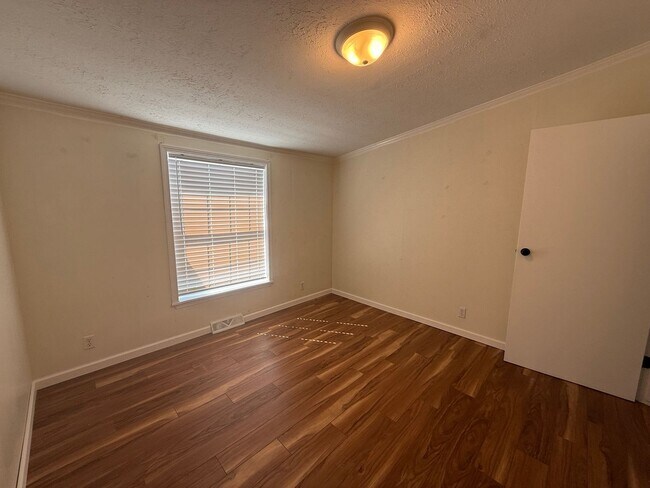 Building Photo - 3 Bed 2 Bath in Almo