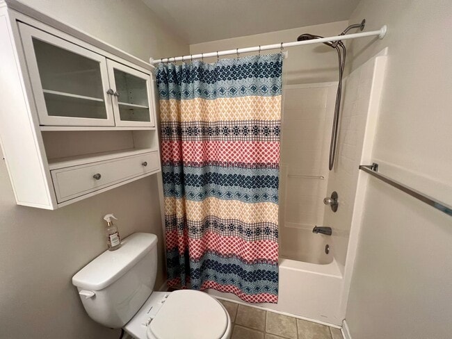 Building Photo - Charming Home - 2 Bedrooms 2 Bathroom - Mo...