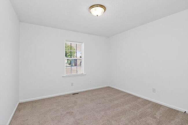 Building Photo - Well-Maintained 2BD/1BA Duplex in Concord, NC!