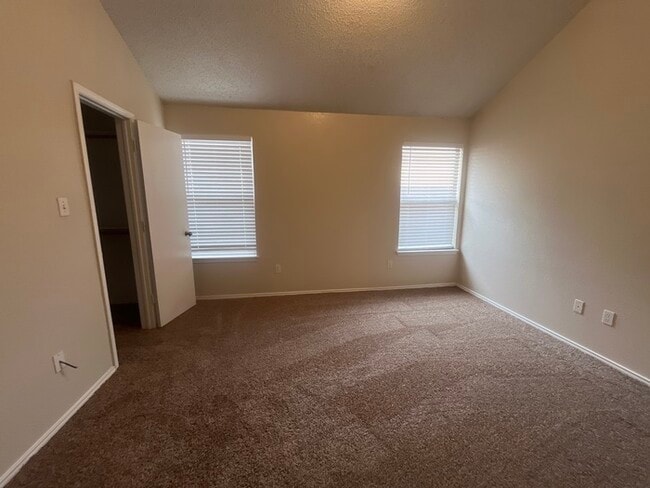 Building Photo - 3/2/2 Burleson ISD! fresh paint, New carpet ! 2 dining rooms, easy access to fort worth & 35
