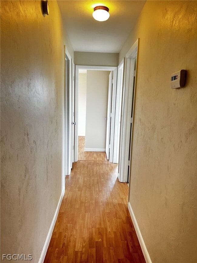 Building Photo - 1102 SE 16th St