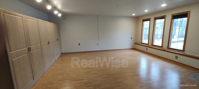 Building Photo - 355 W Selmar Ct