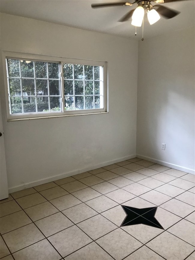 Building Photo - 716 Coble Dr