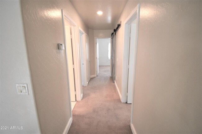 Building Photo - 768 E Irma Ln